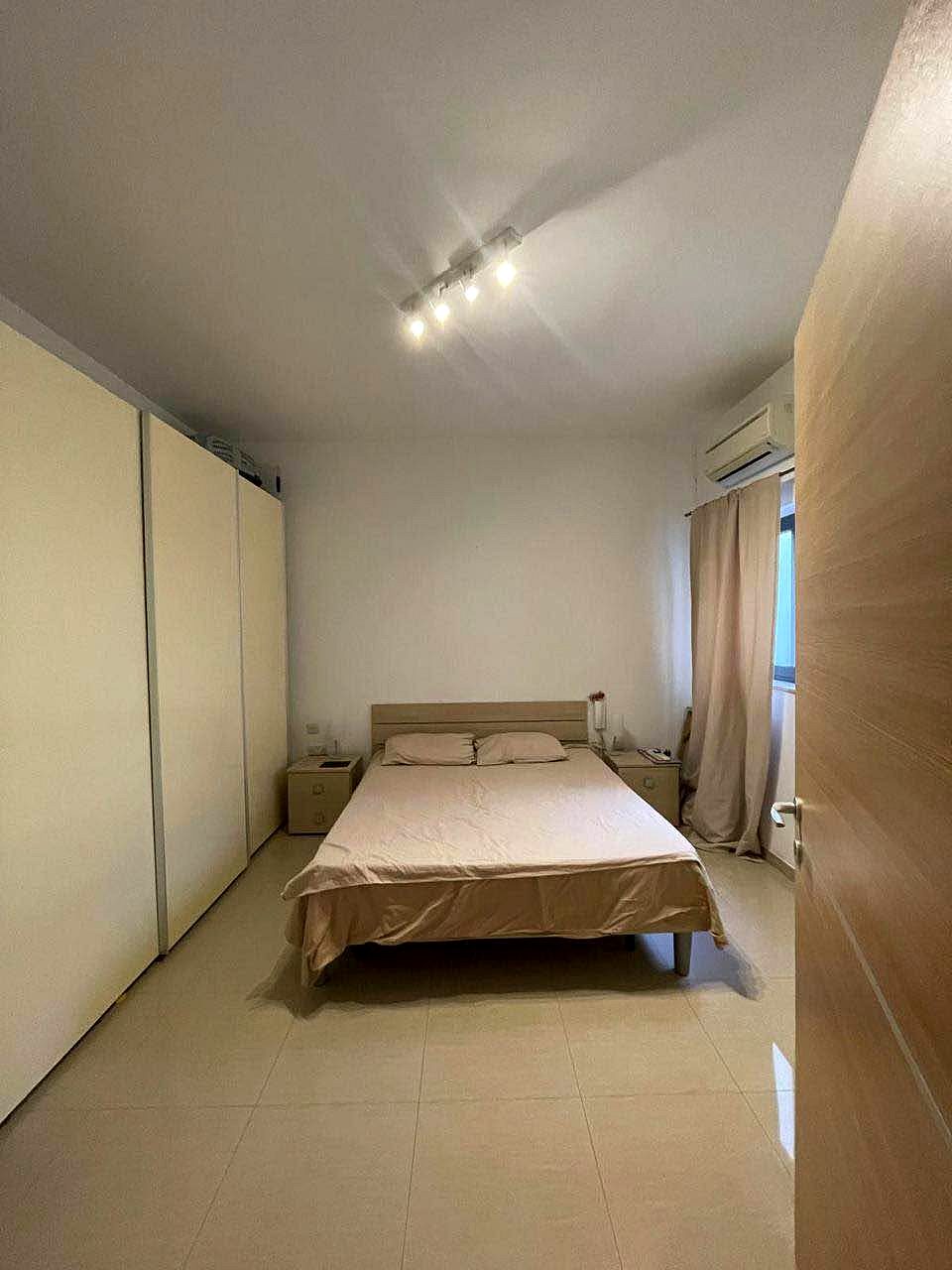 Room in St Julian's — 1