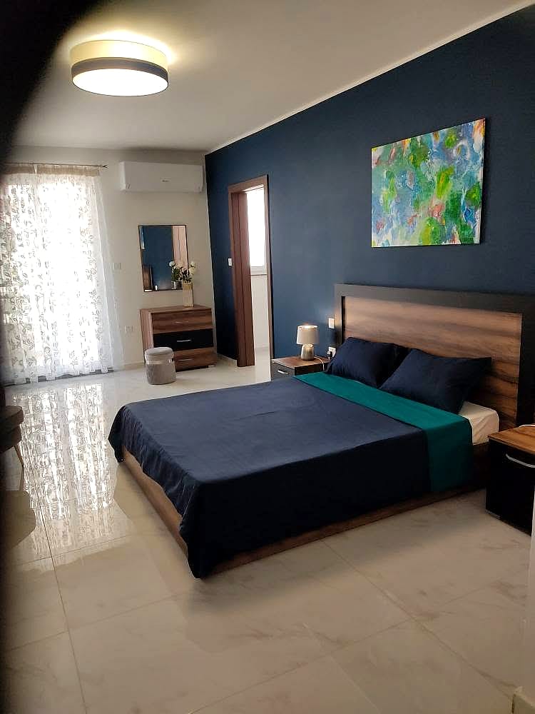 Apartment in St Julian's - 3 beds, 2 baths — 5