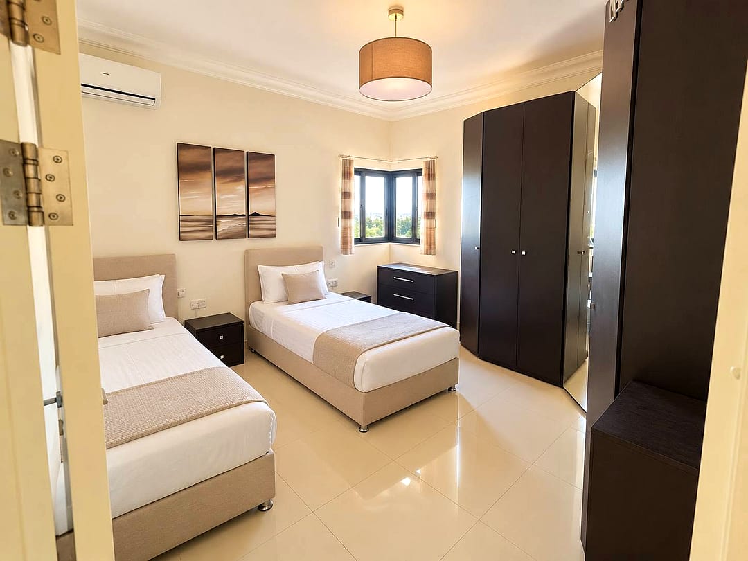 Apartment in Pembroke - 2 beds — 2