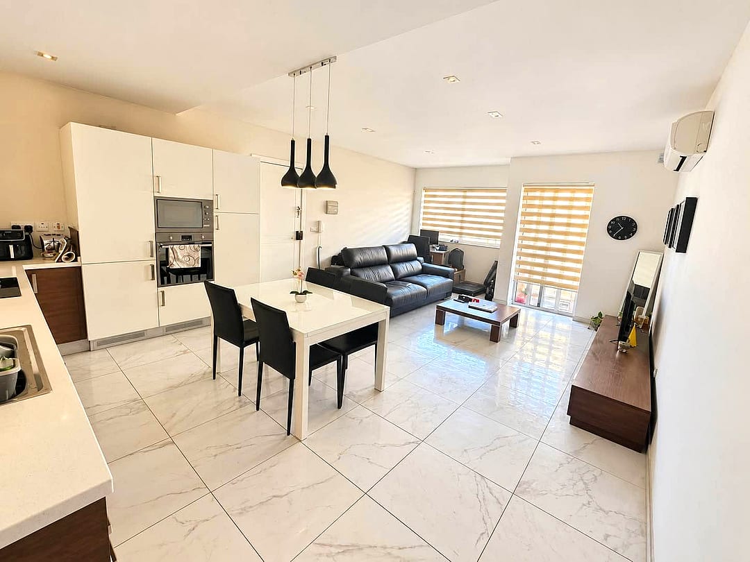 Apartment in Msida - 2 beds — 1