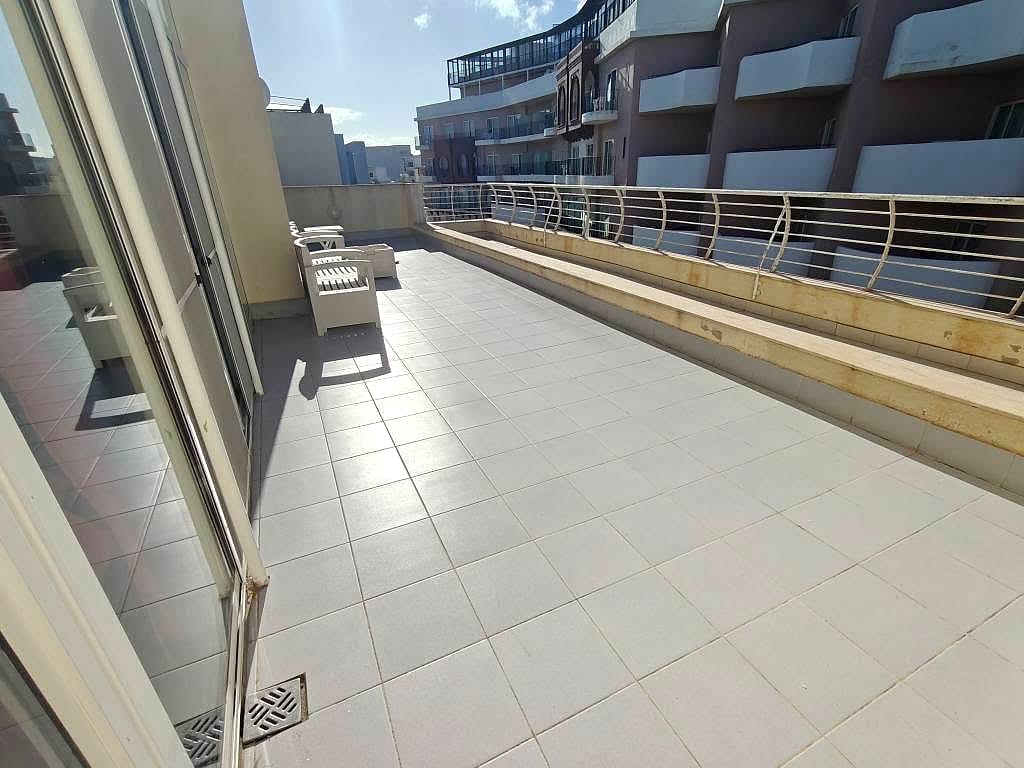 Penthouse in Qawra - 2 beds — 1