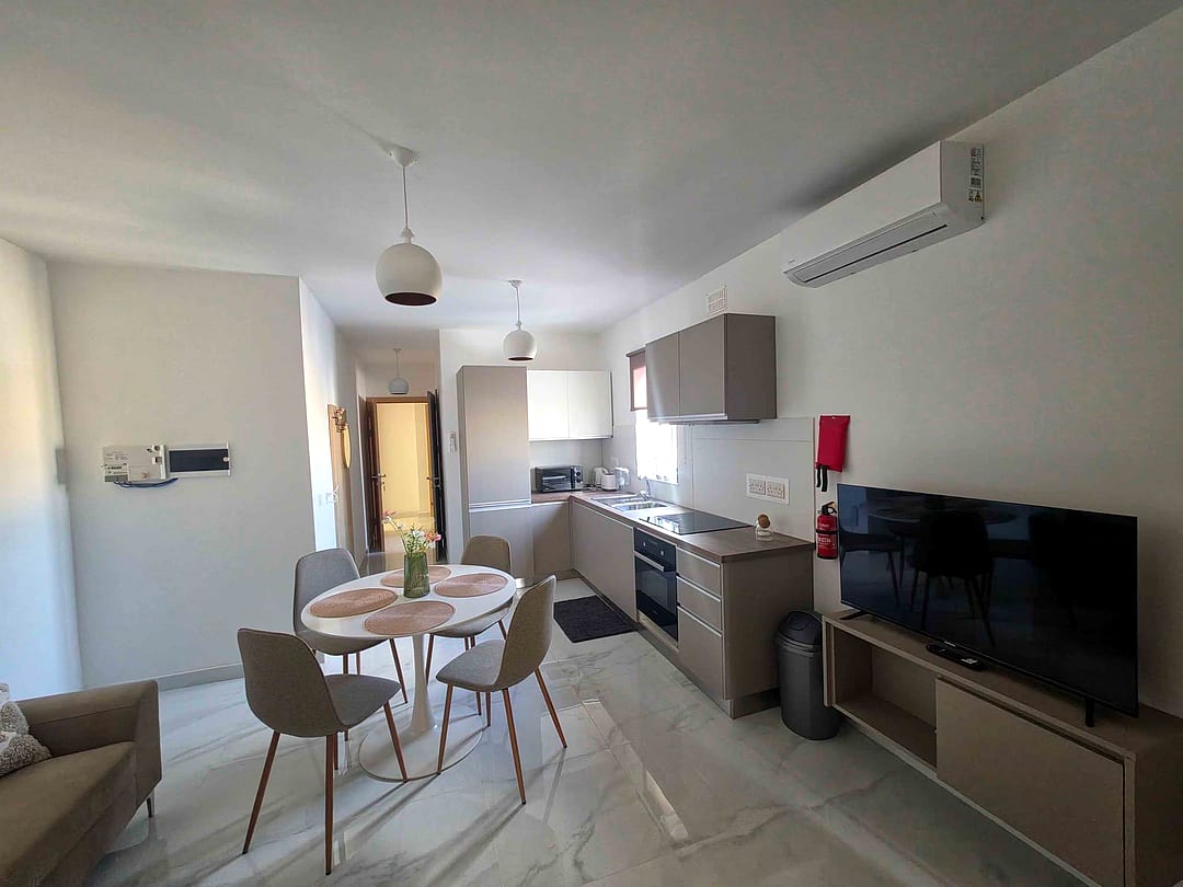 Apartment in St Paul's Bay - 2 beds, 1 bath — 1