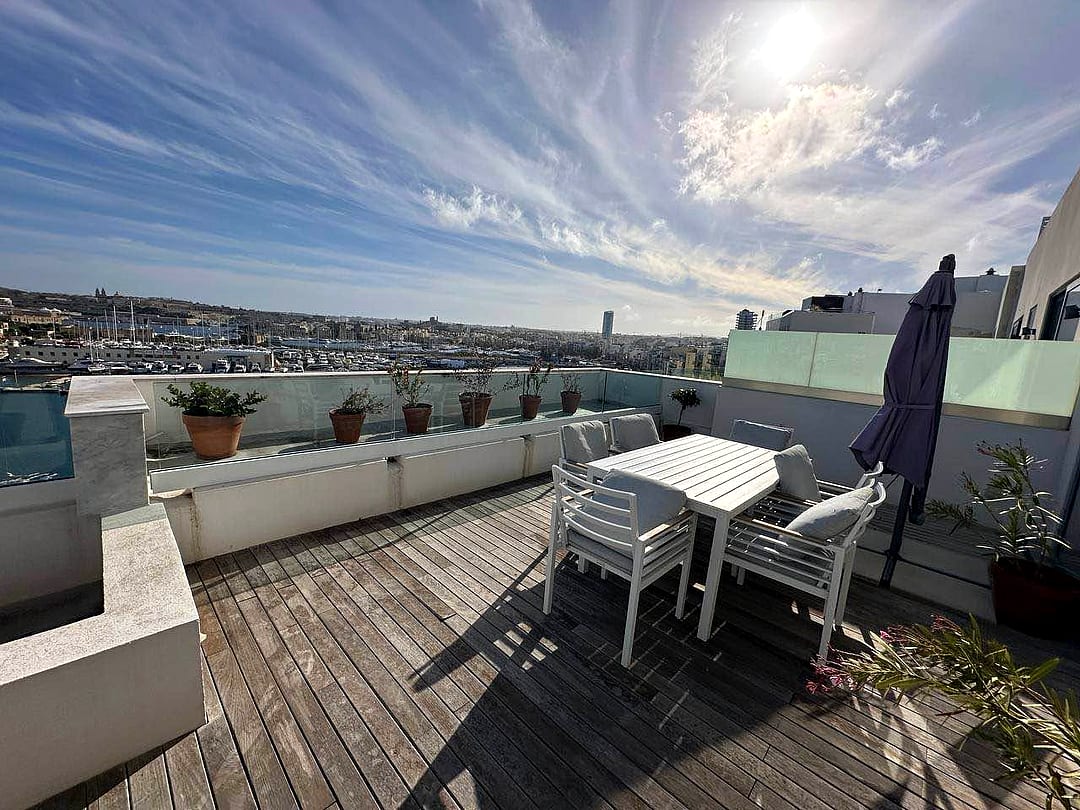 Penthouse in Sliema - 1 bed — 4