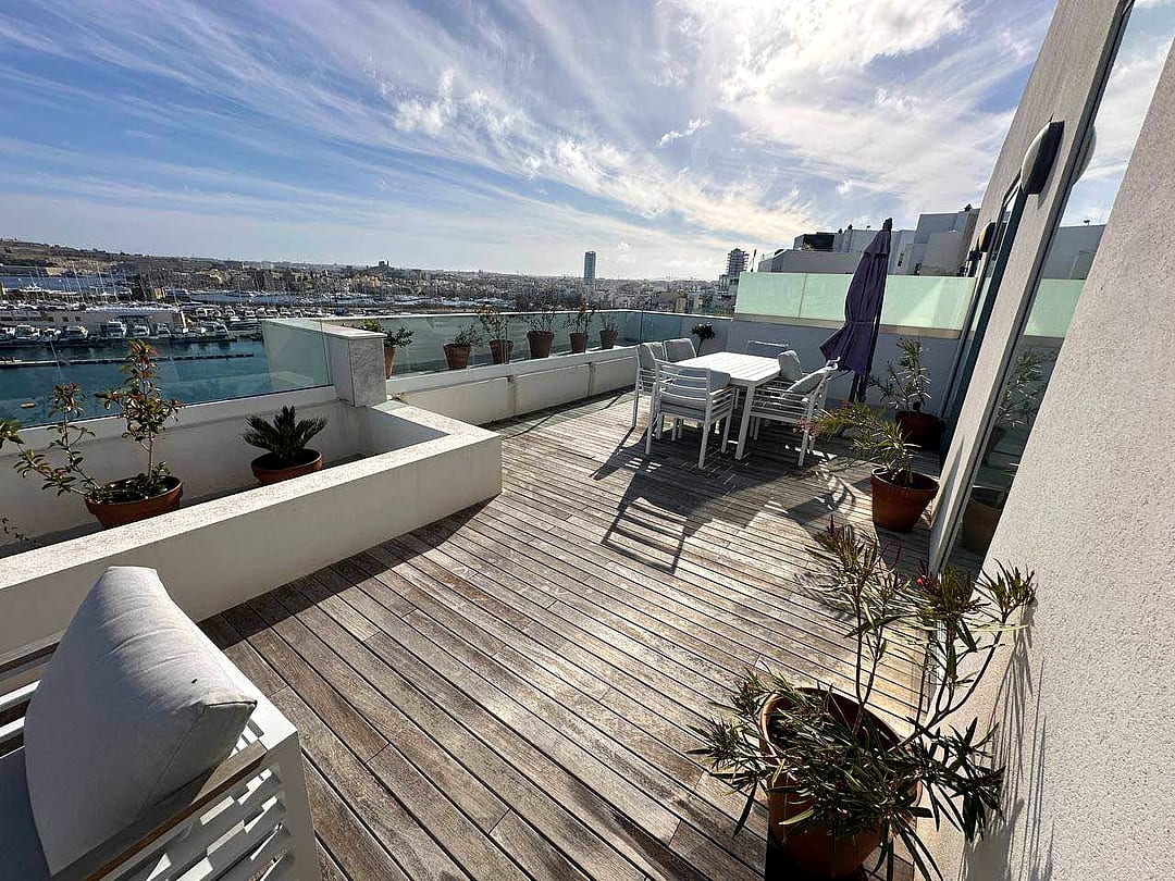 Penthouse in Sliema - 1 bed — 2