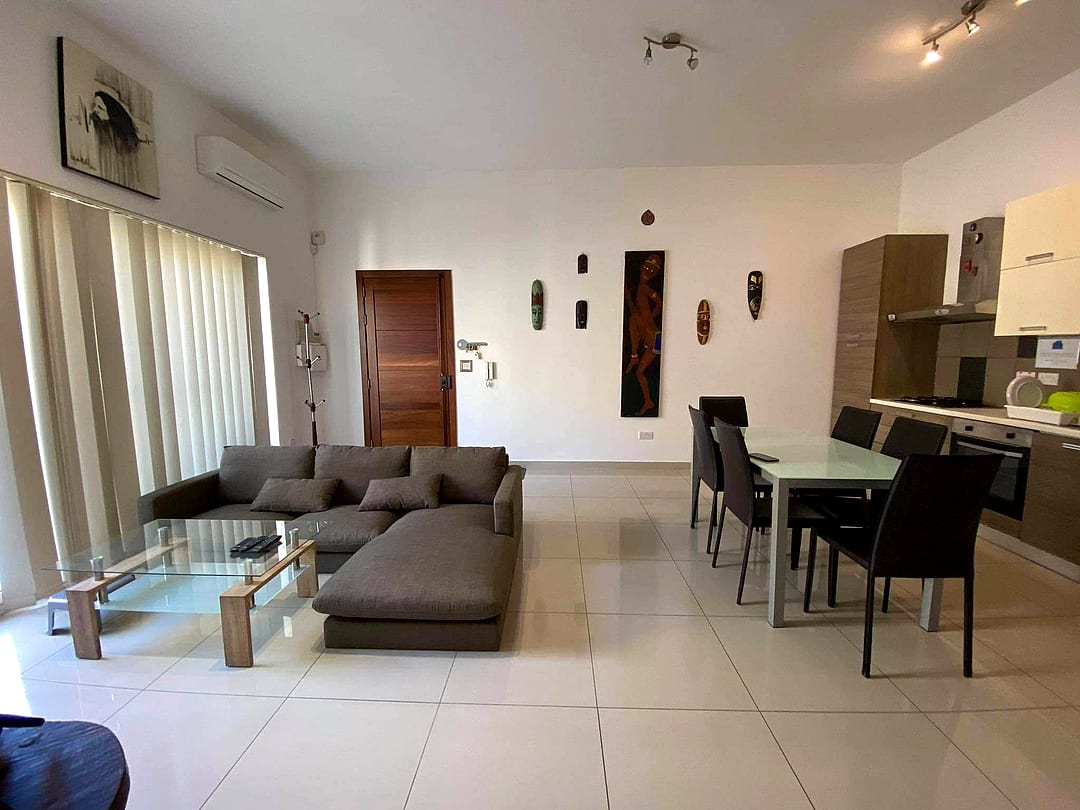 Maisonette in St Julian's - 3 beds, 2 baths — 1