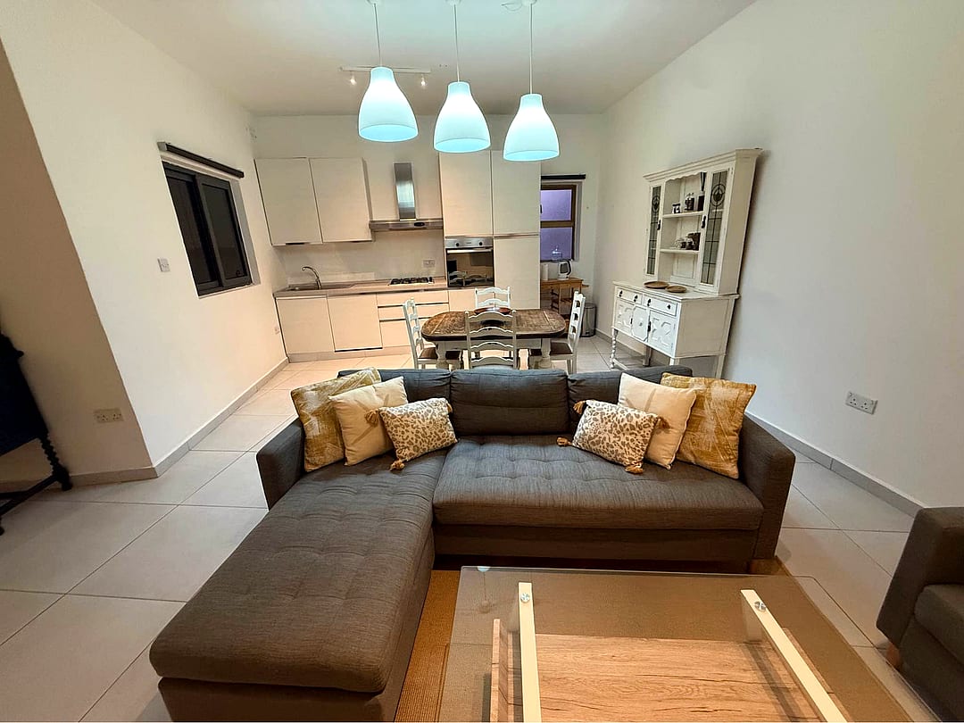 Apartment in Sliema - 3 beds, 2 baths — 1