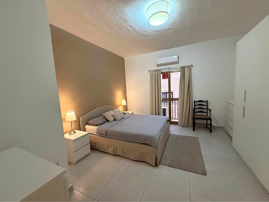 Apartment in Sliema - 3 beds, 2 baths — 3