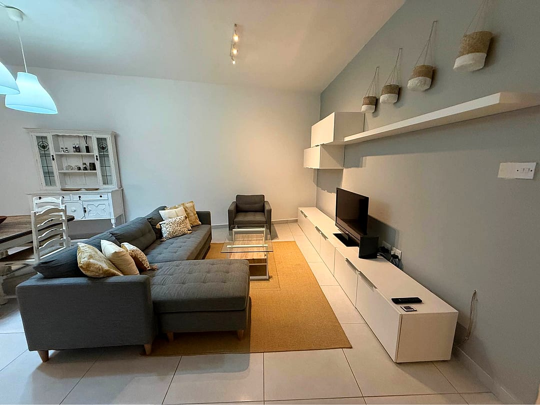 Apartment in Sliema - 3 beds, 2 baths — 2