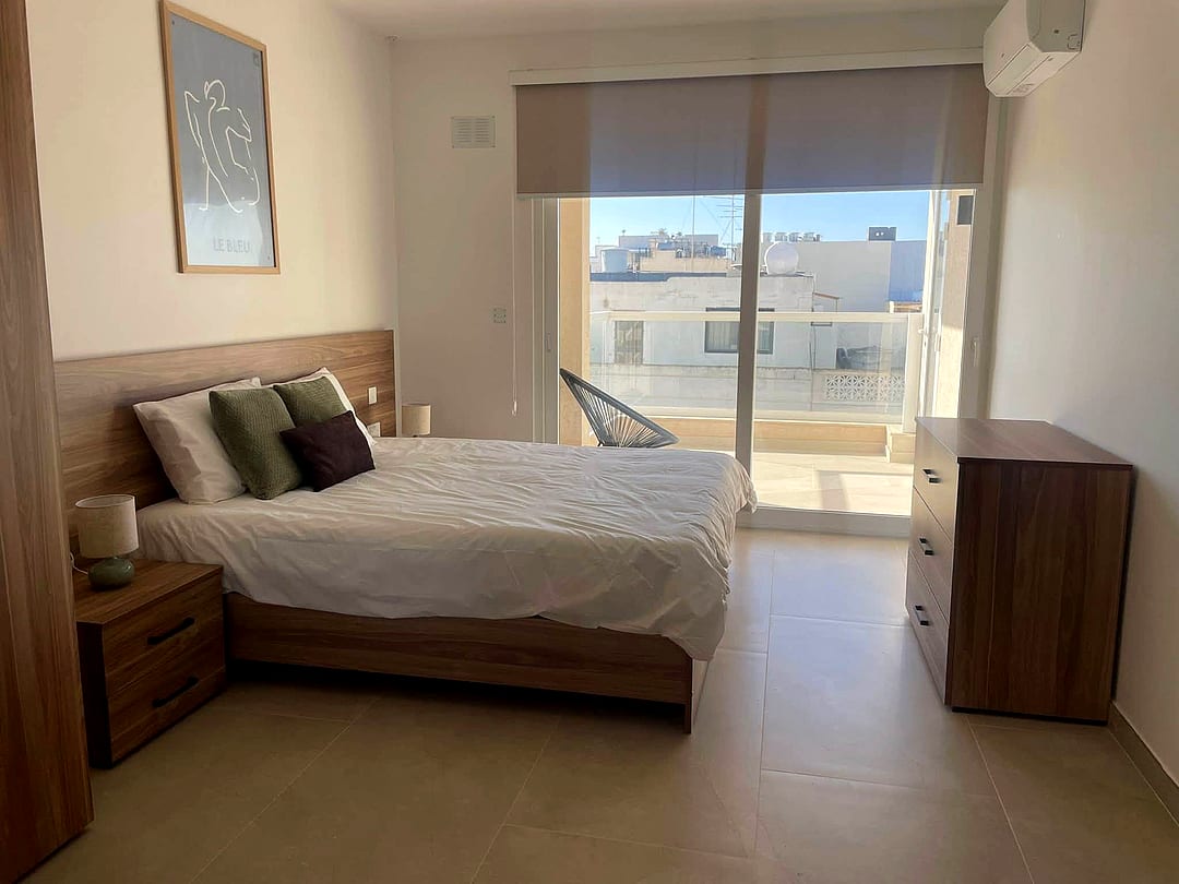 Apartment in Mosta - 3 beds, 2 baths — 4