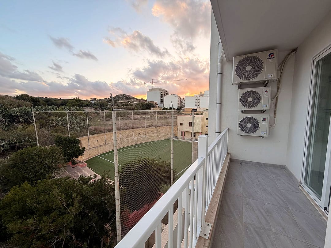 Apartment in San Pawl il-Baħar - 2 beds, 2 baths — 4