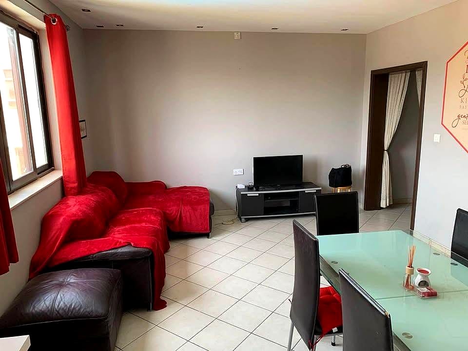 Apartment in Paola — 1
