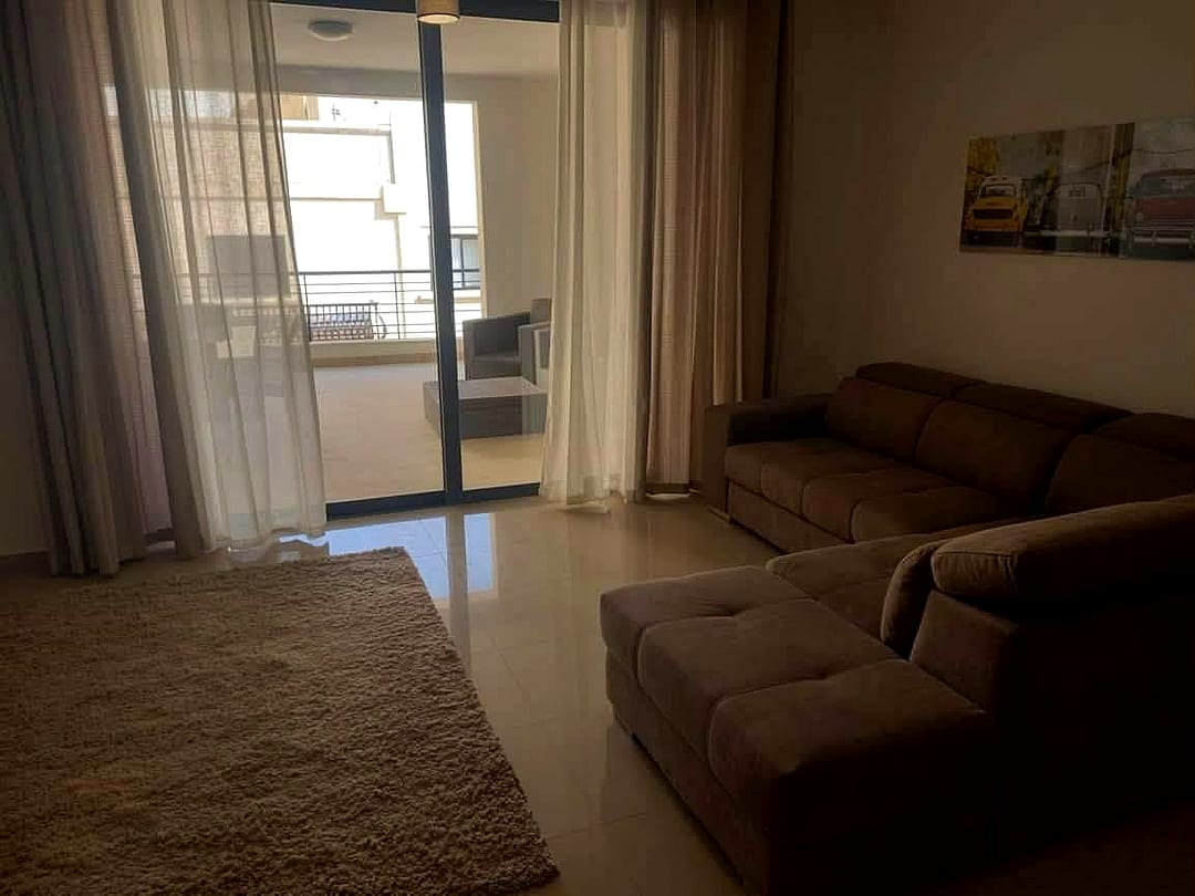 Apartment in St Julian's - 3 beds, 2 baths — 3