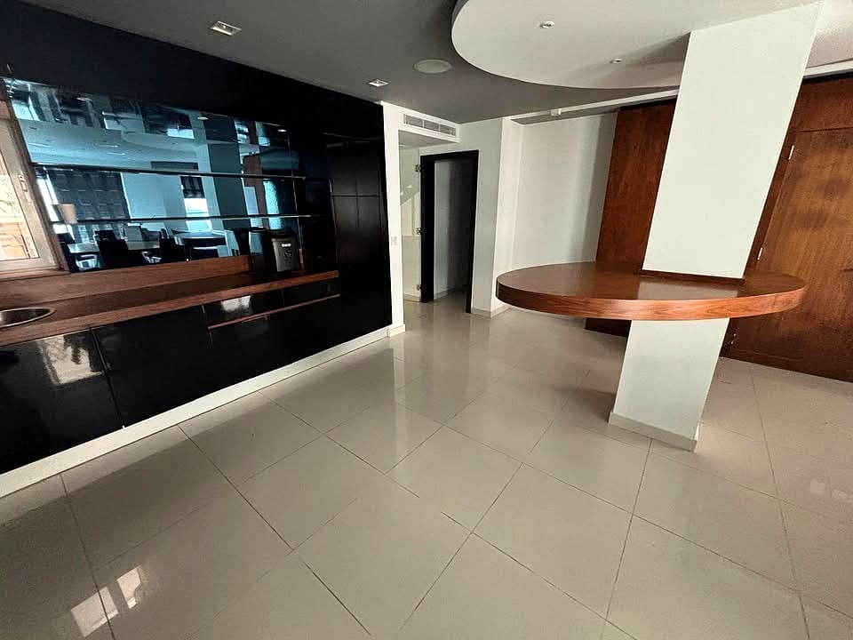 Apartment in Swieqi - 5 beds, 3 baths — 1