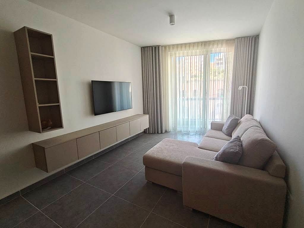 Apartment in St Julian's - 2 beds, 2 baths — 1
