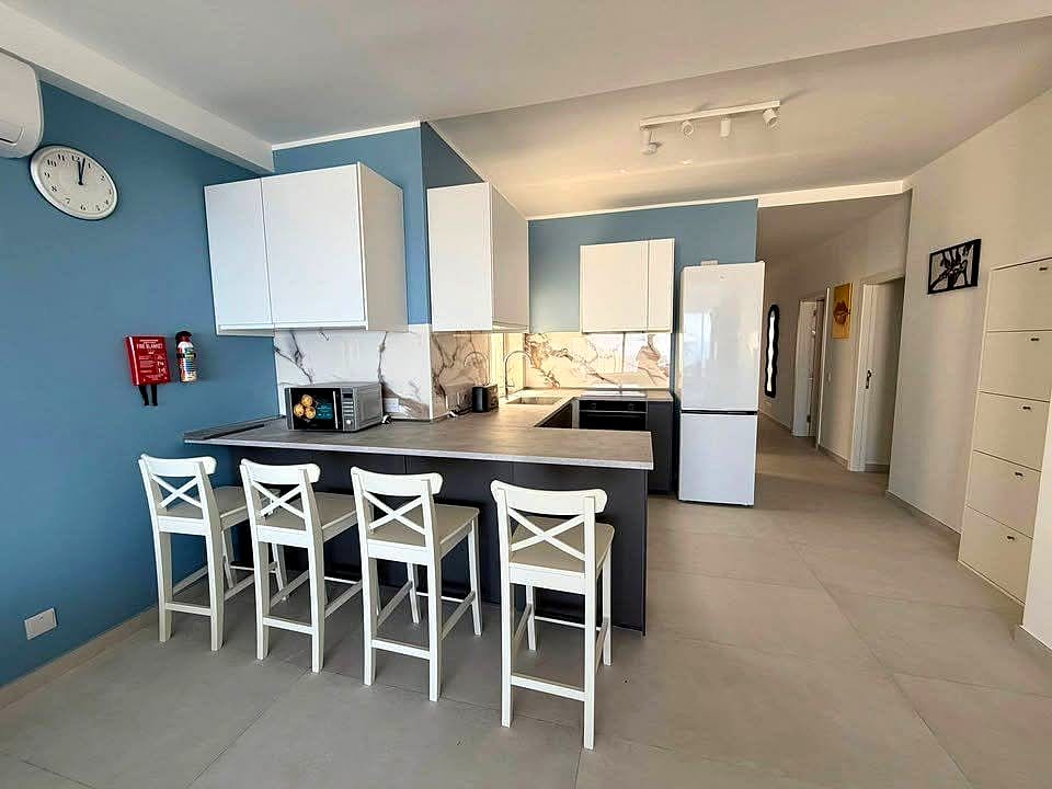 Apartment in Qawra - 3 beds, 2 baths — 1