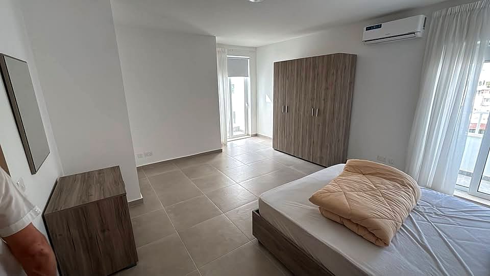 Penthouse in Qawra - 1 bed, 1 bath — 3