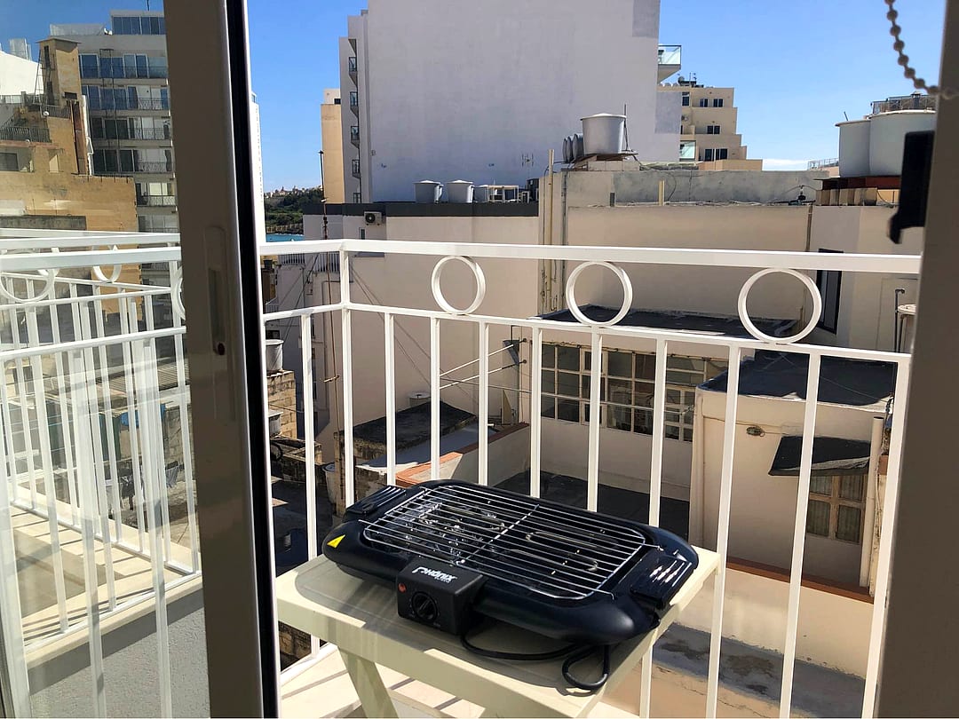 Apartment in Gzira - 2 beds, 2 baths — 2