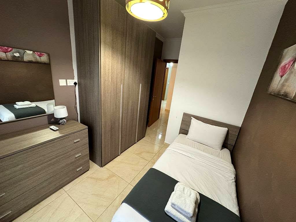 Room in St Julian's — 2