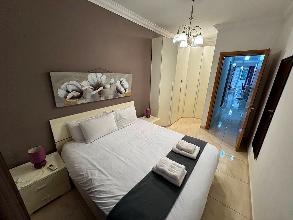 Room in St Julian's — 1