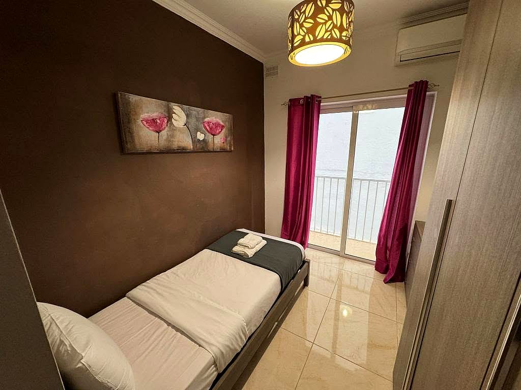 Room in St Julian's — 3