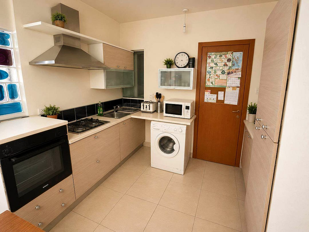 Apartment in Sliema - 2 beds, 1 bath — 2