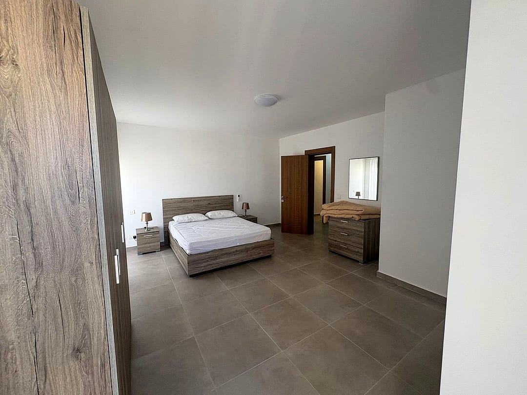 Penthouse in Qawra - 1 bed, 1 bath — 3