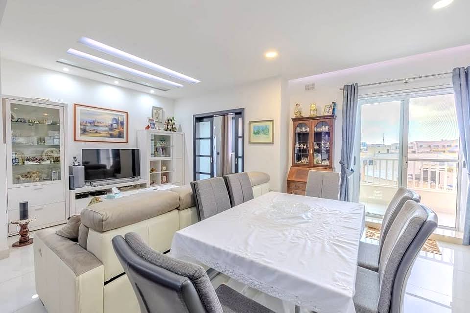 Apartment in Qawra - 2 beds, 3 baths — 4