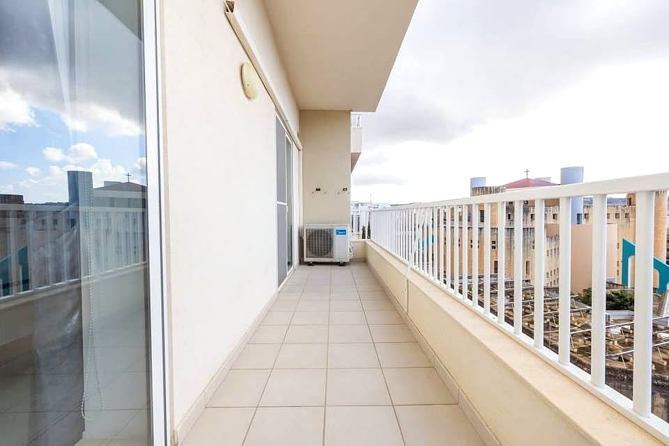 Apartment in Qawra - 2 beds, 3 baths — 5
