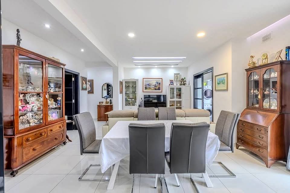 Apartment in Qawra - 2 beds, 3 baths — 3