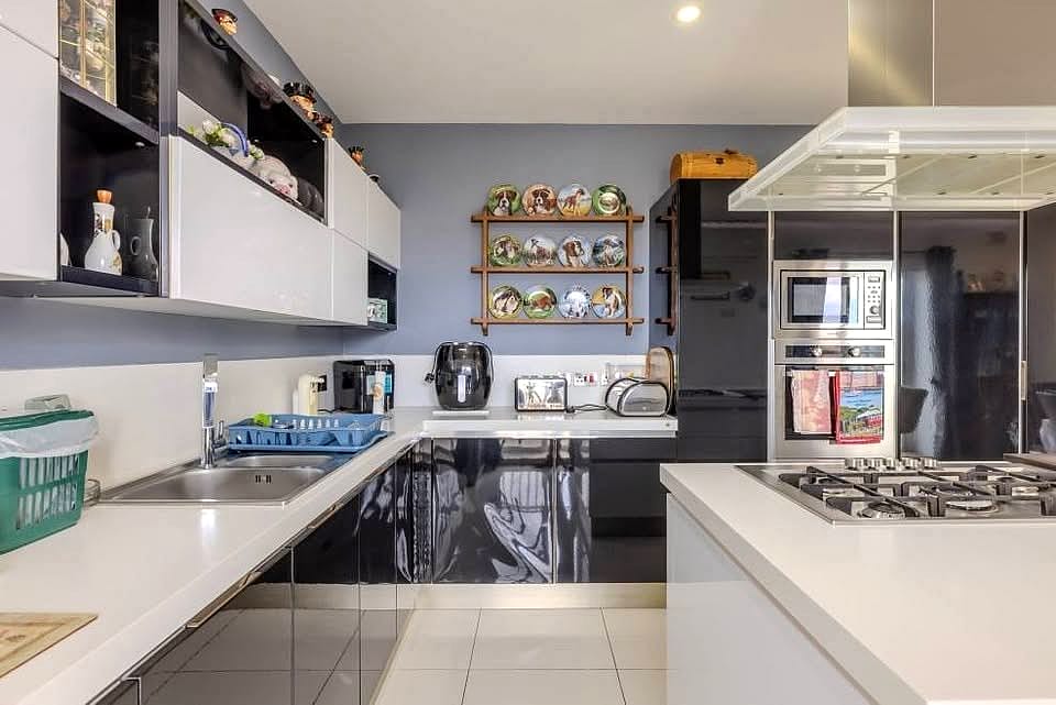Apartment in Qawra - 2 beds, 3 baths — 2