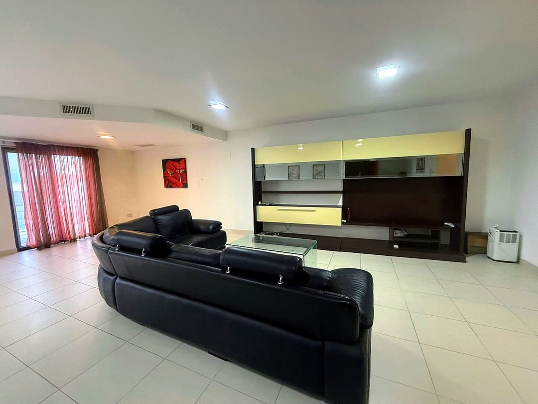 Apartment in Swieqi - 3 beds, 2 baths — 1