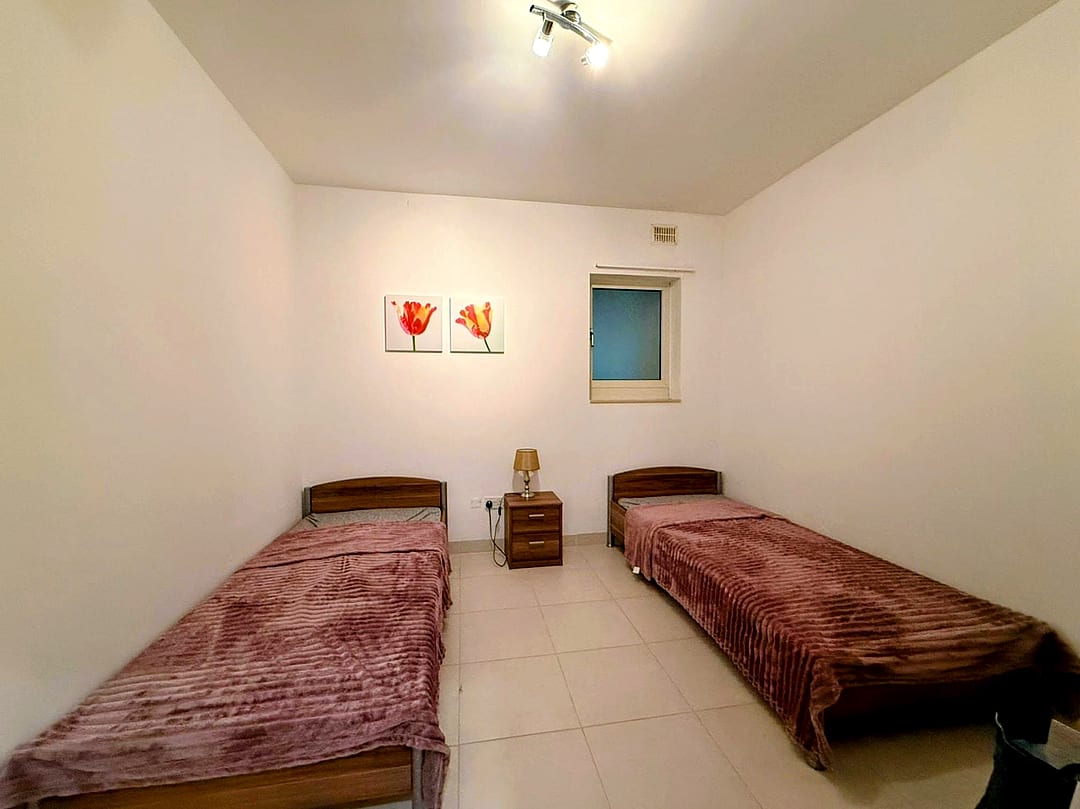 Apartment in Swieqi - 3 beds, 2 baths — 3