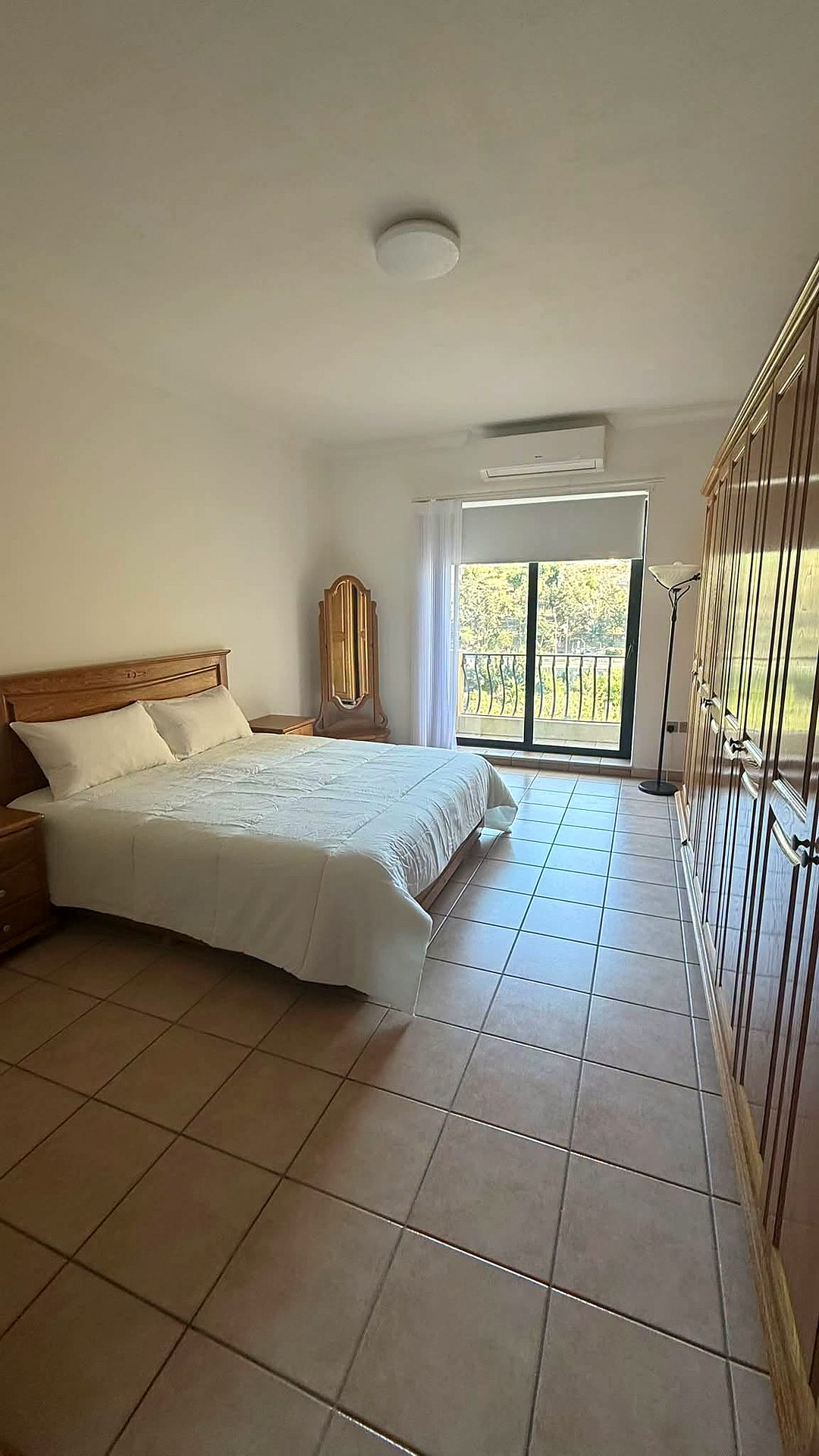 Room in St Julian's — 1