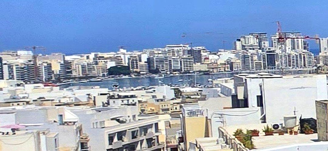 Penthouse in Msida - 1 bed, 2 baths — 1