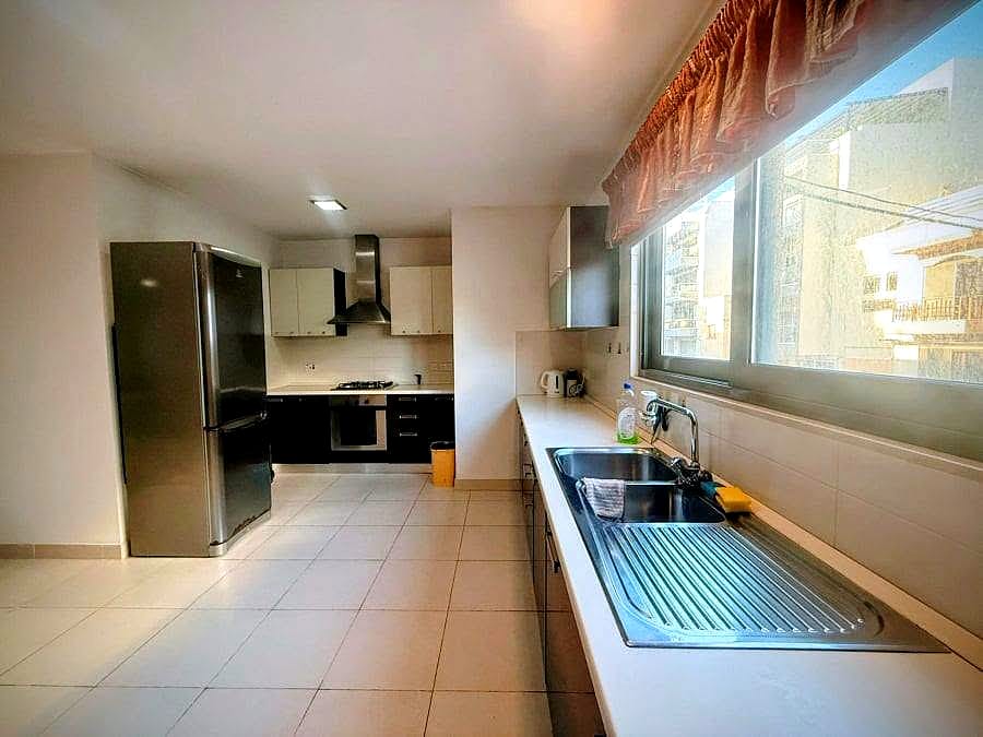 Apartment in Swieqi - 3 beds, 2 baths — 1