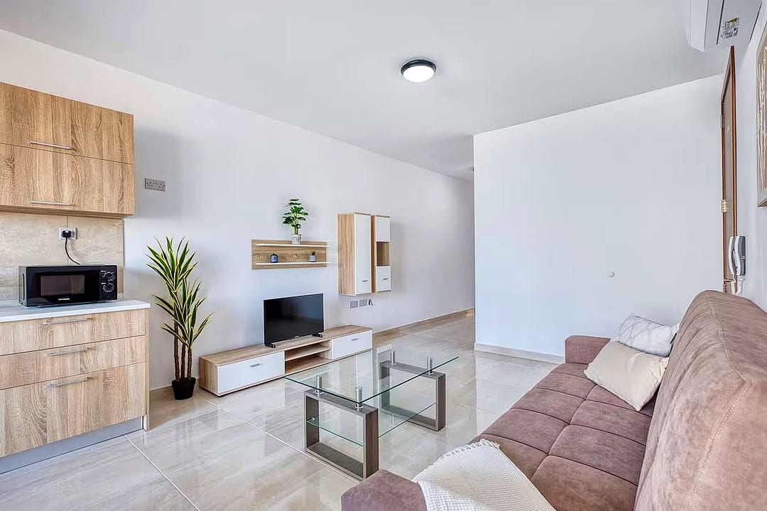 Apartment in St Paul's Bay - 2 beds, 1 bath — 4