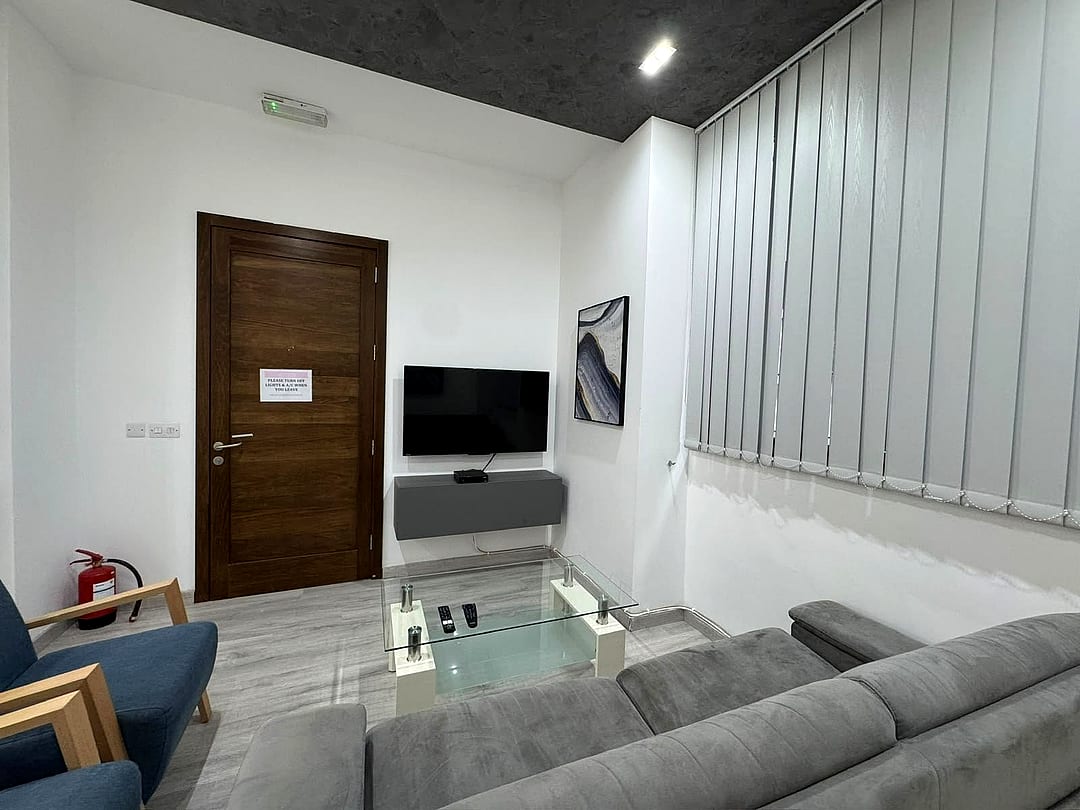 Apartment in Sliema - 3 beds, 1 bath — 1