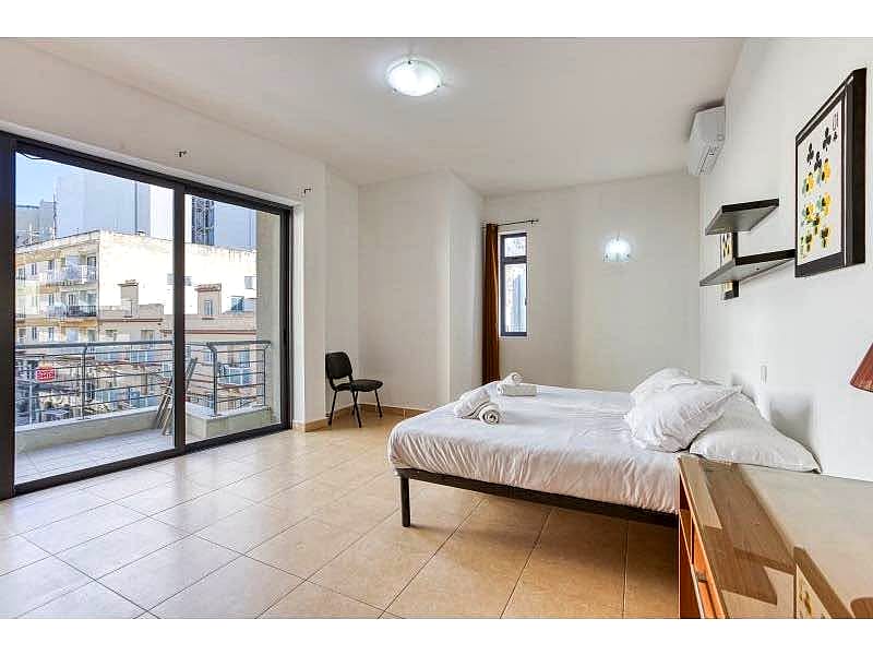 Apartment in St Julian's - 2 beds, 2 baths — 1
