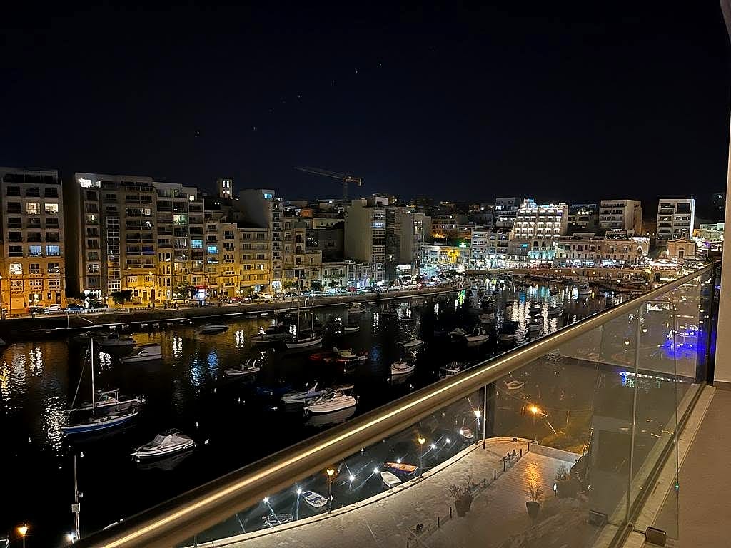 Apartment in St Julian's - 2 beds, 1 bath — 2