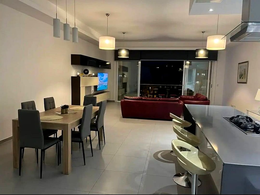 Apartment in St Julian's - 2 beds, 1 bath — 3
