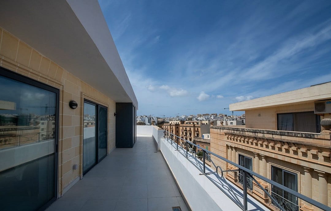 Apartment in San Giljan - 3 beds, 2 baths — 2