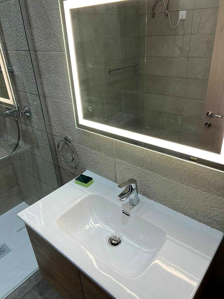 Apartment in St Julian's - 3 beds, 2 baths — 5