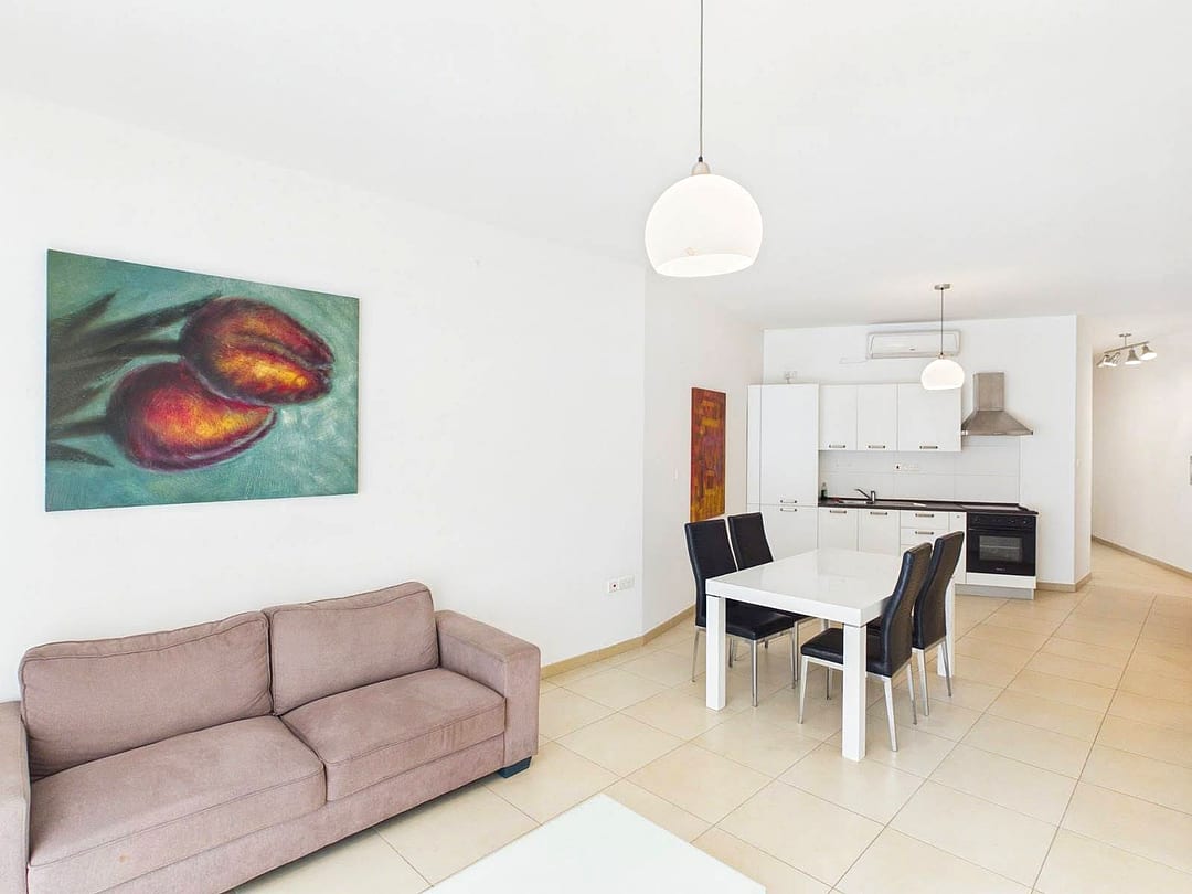Apartment in Sliema - 2 beds, 2 baths — 1