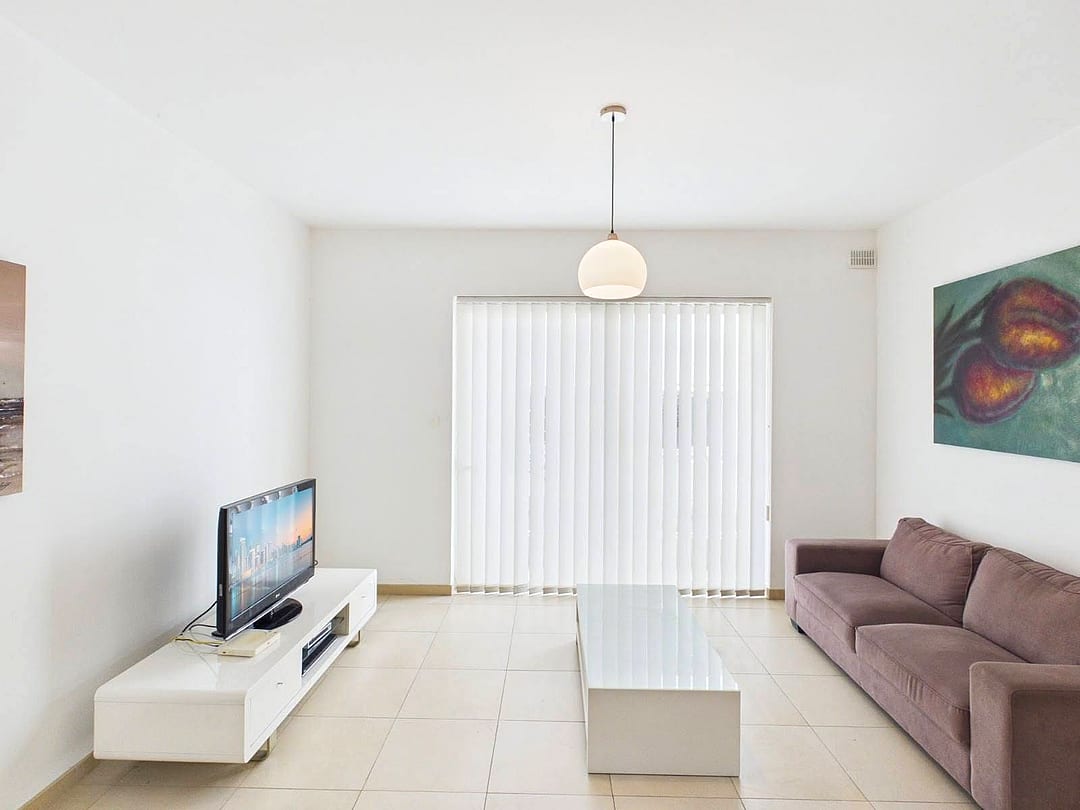 Apartment in Sliema - 2 beds, 2 baths — 5