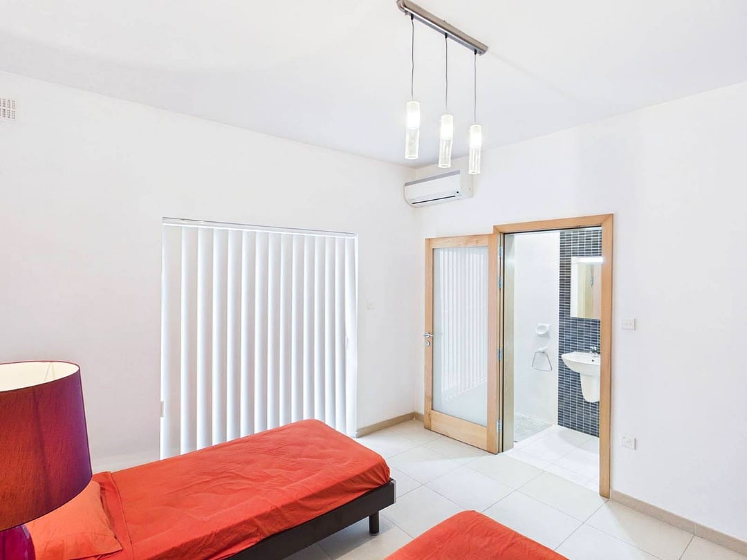 Apartment in Sliema - 2 beds, 2 baths — 5