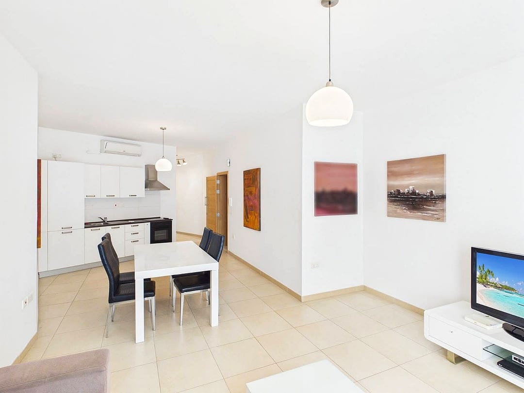 Apartment in Sliema - 2 beds, 2 baths — 4
