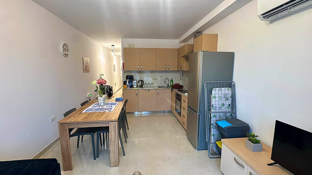 Apartment in Msida - 2 beds, 1 bath — 2