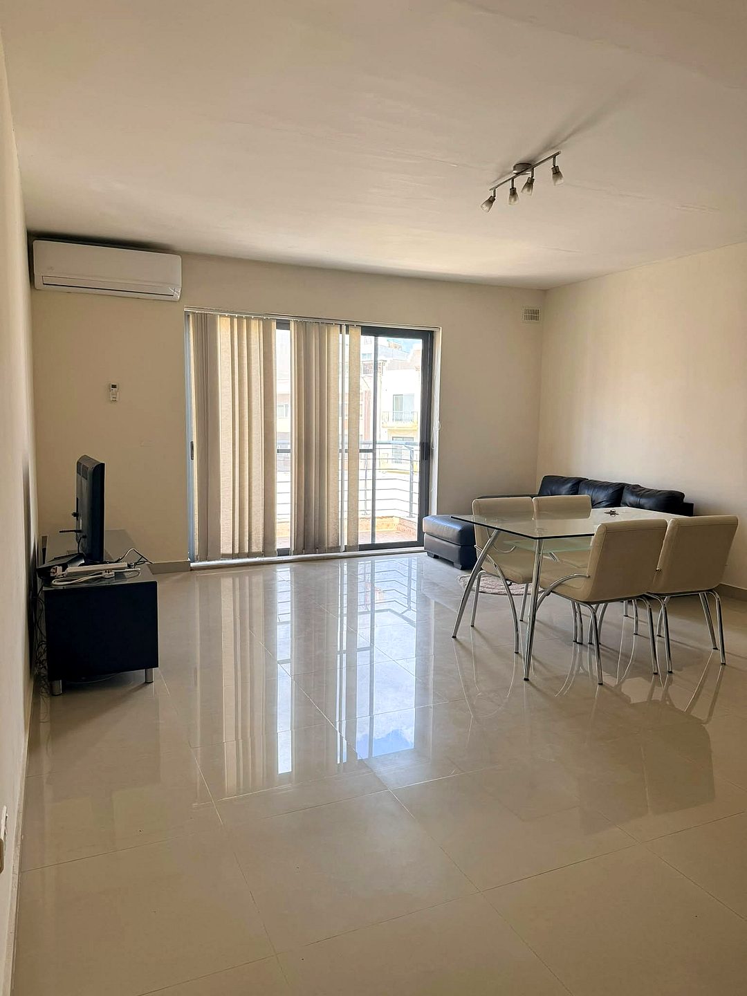 Apartment in Gzira - 2 beds, 2 baths — 1