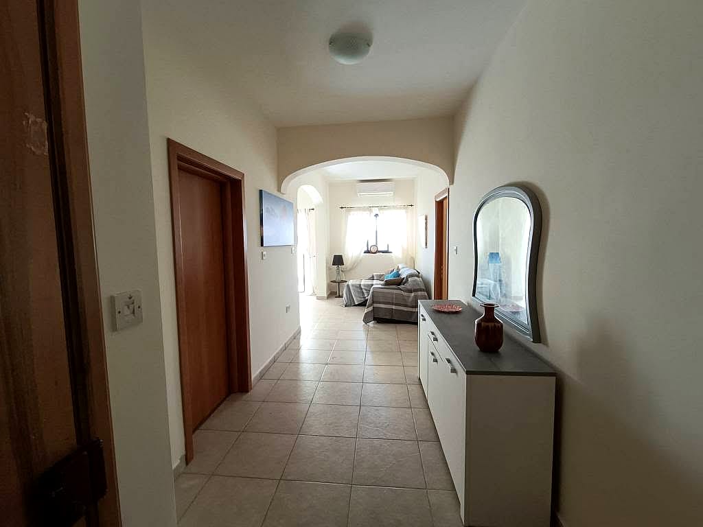 Apartment in Sliema - 2 beds, 1 bath — 1