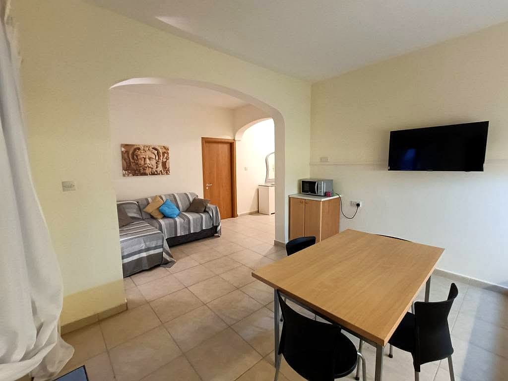 Apartment in Sliema - 2 beds, 1 bath — 3